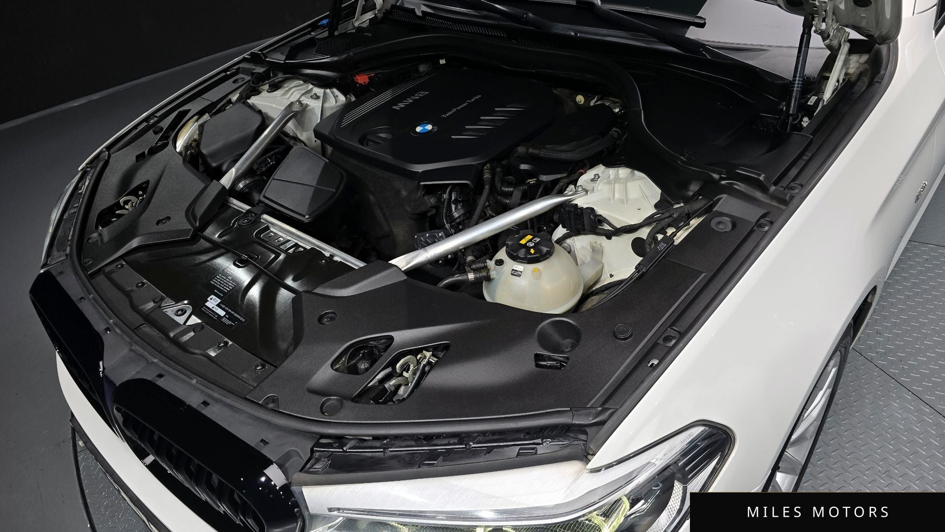 BMW 5 Series (G30) 2018 — миниатюра 6