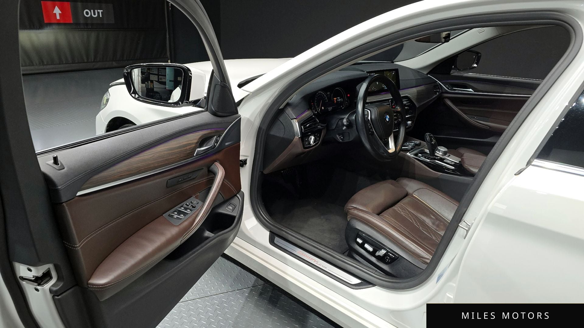 BMW 5 Series (G30) 2018 — миниатюра 10
