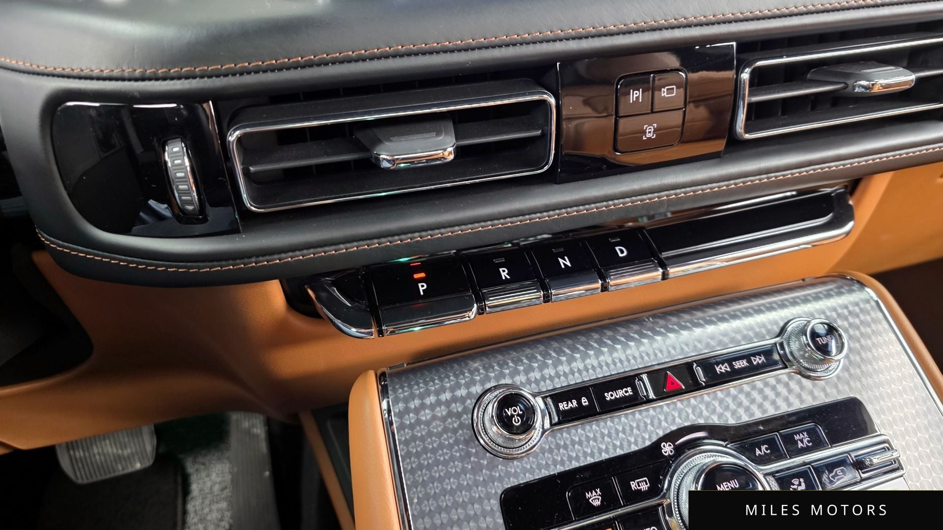 Lincoln Aviator 2023 — миниатюра 9