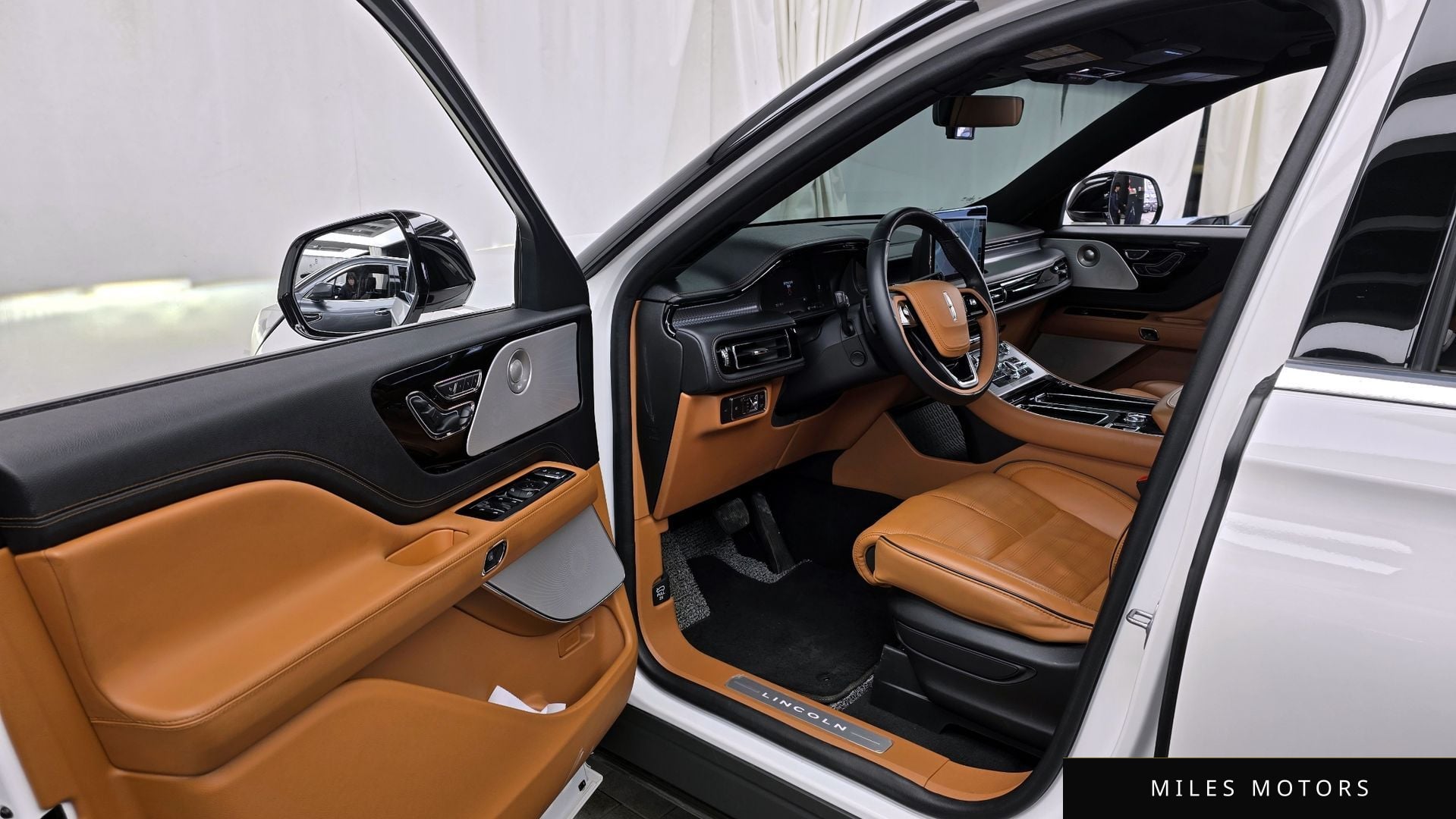 Lincoln Aviator 2023 — миниатюра 10