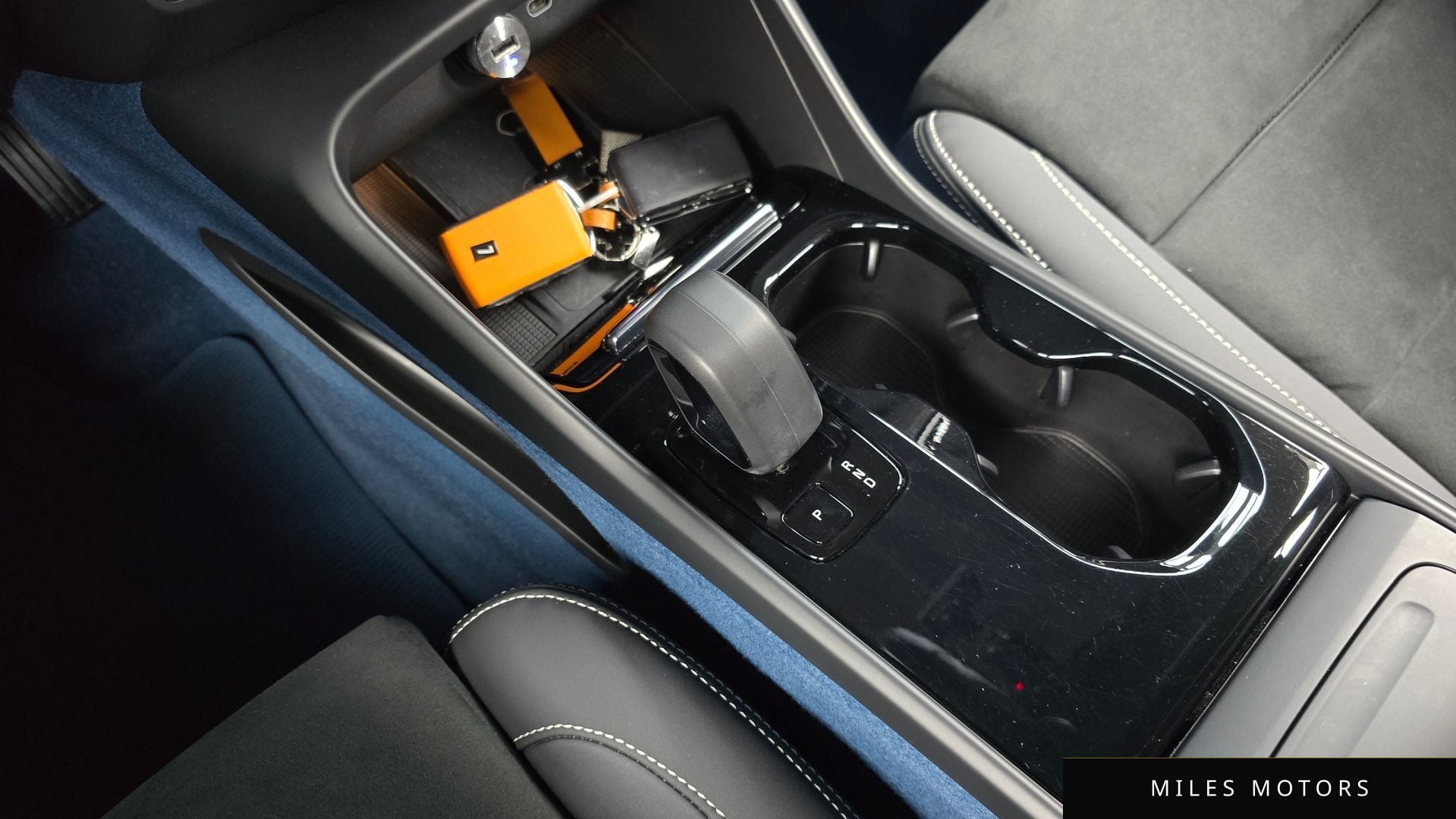 Volvo C40 리차지 2023 — миниатюра 9