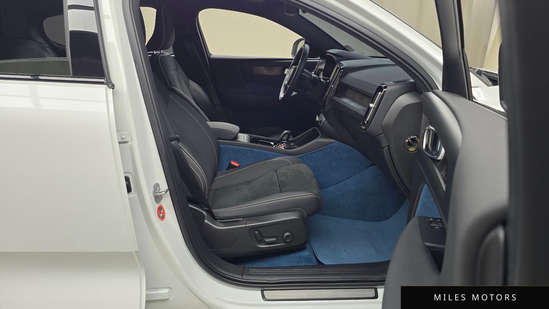 Volvo C40 리차지 2023 — миниатюра 11