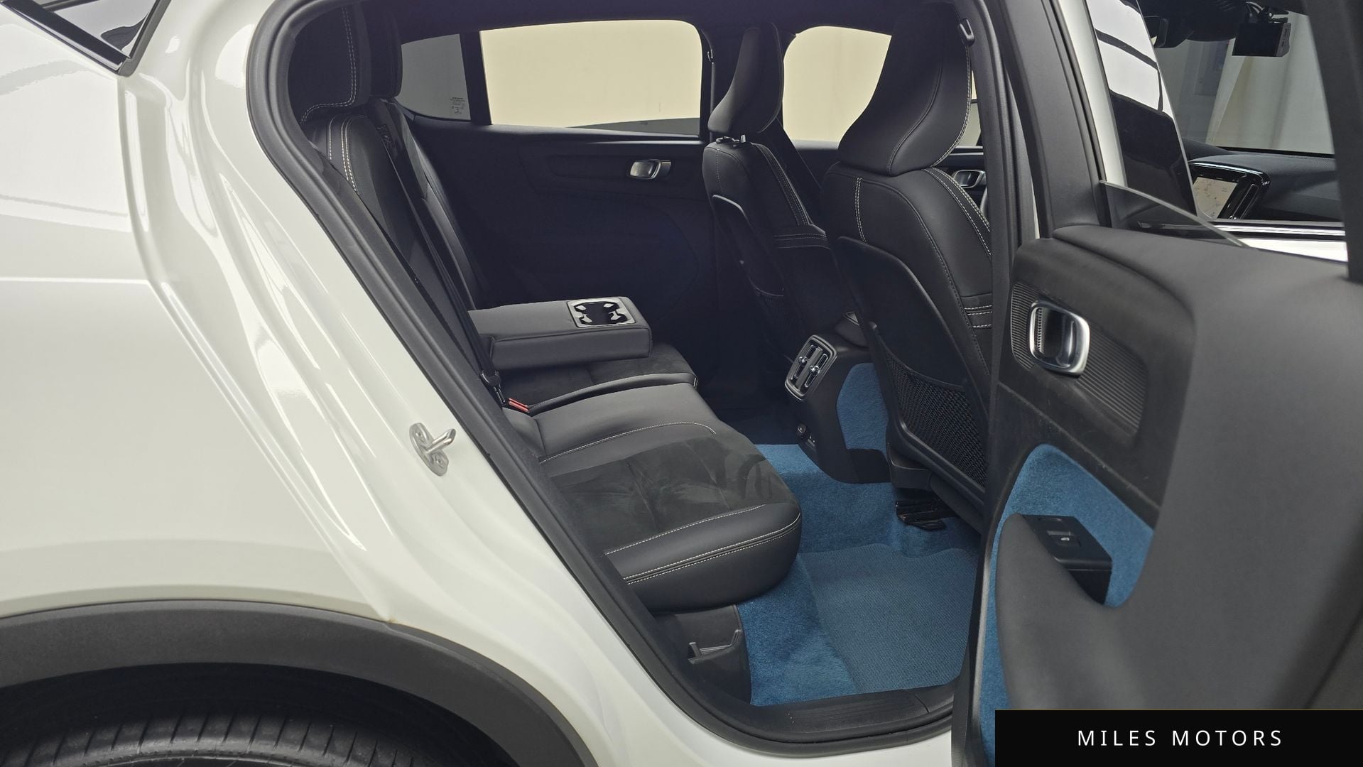 Volvo C40 리차지 2023 — миниатюра 12