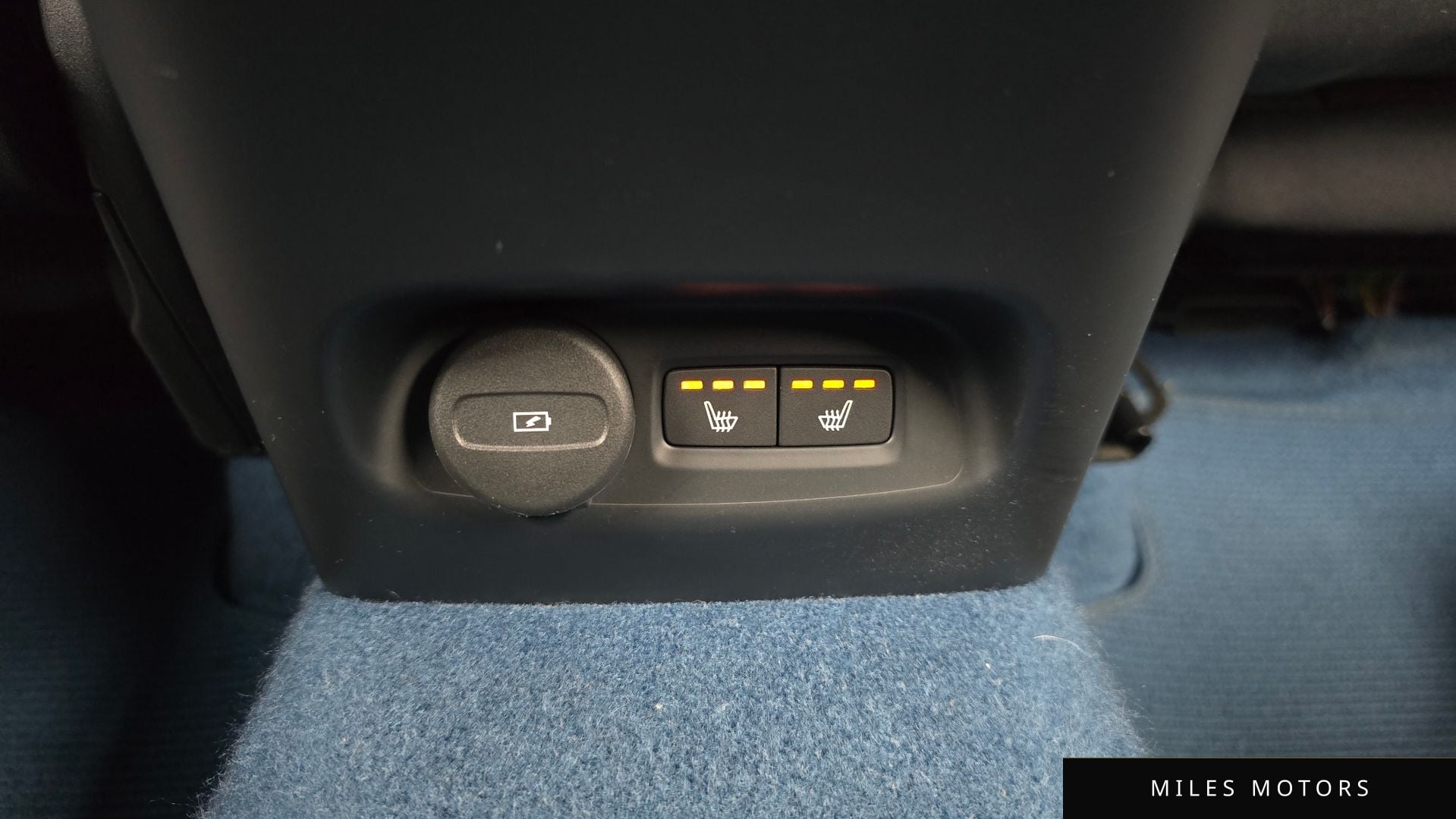 Volvo C40 리차지 2023 — миниатюра 18