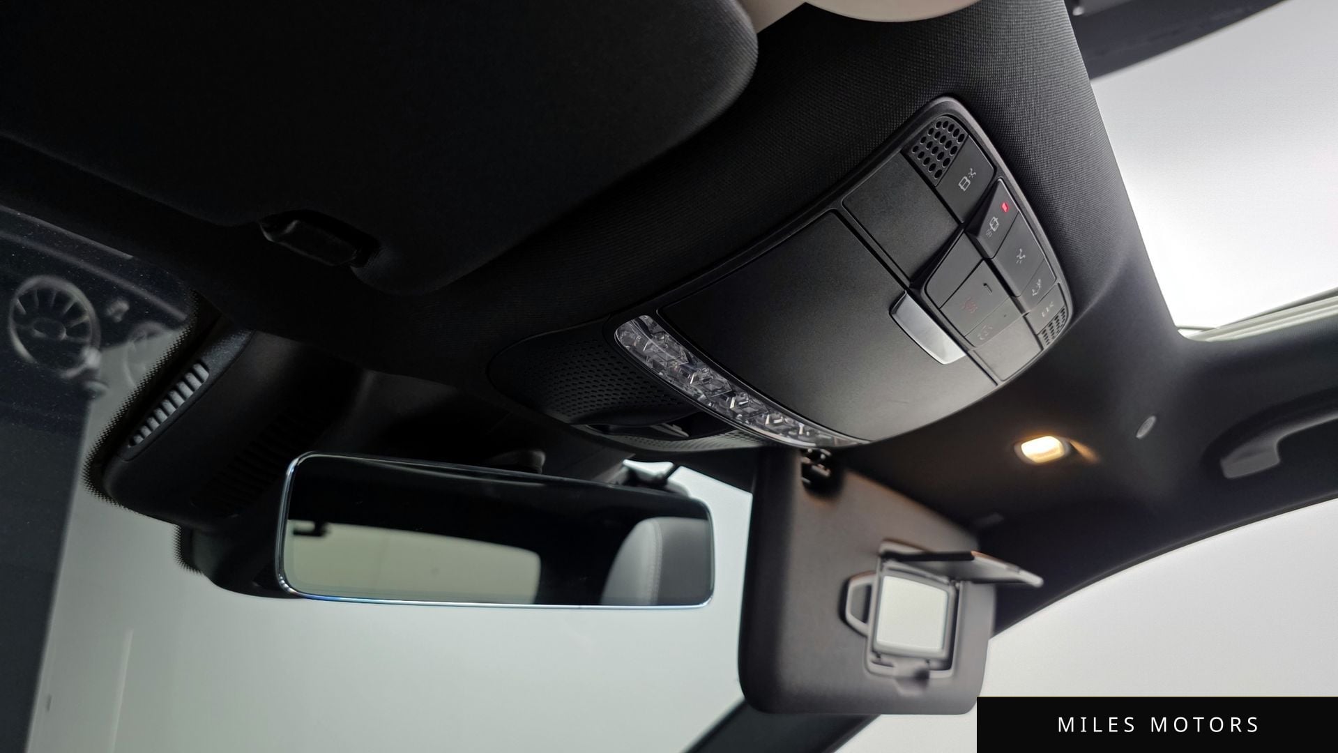Mercedes-Benz E-Class W213 2023 — миниатюра 17