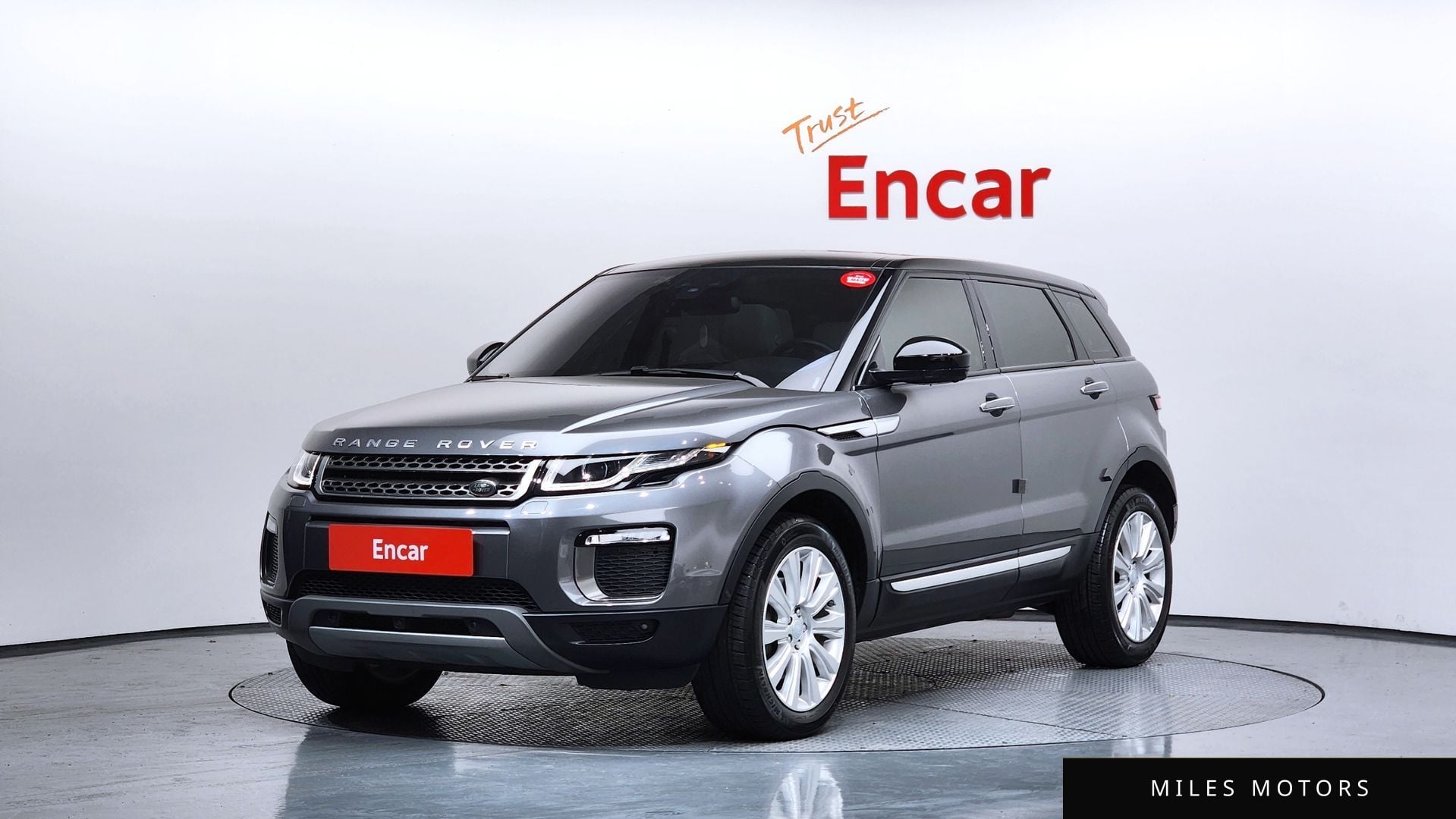 Land Rover Range Rover Evoque 2017 — фото 1 из 12