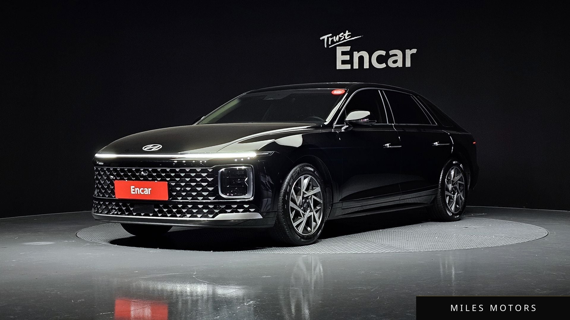 Hyundai Grandeur 2023 — фото 1 из 12