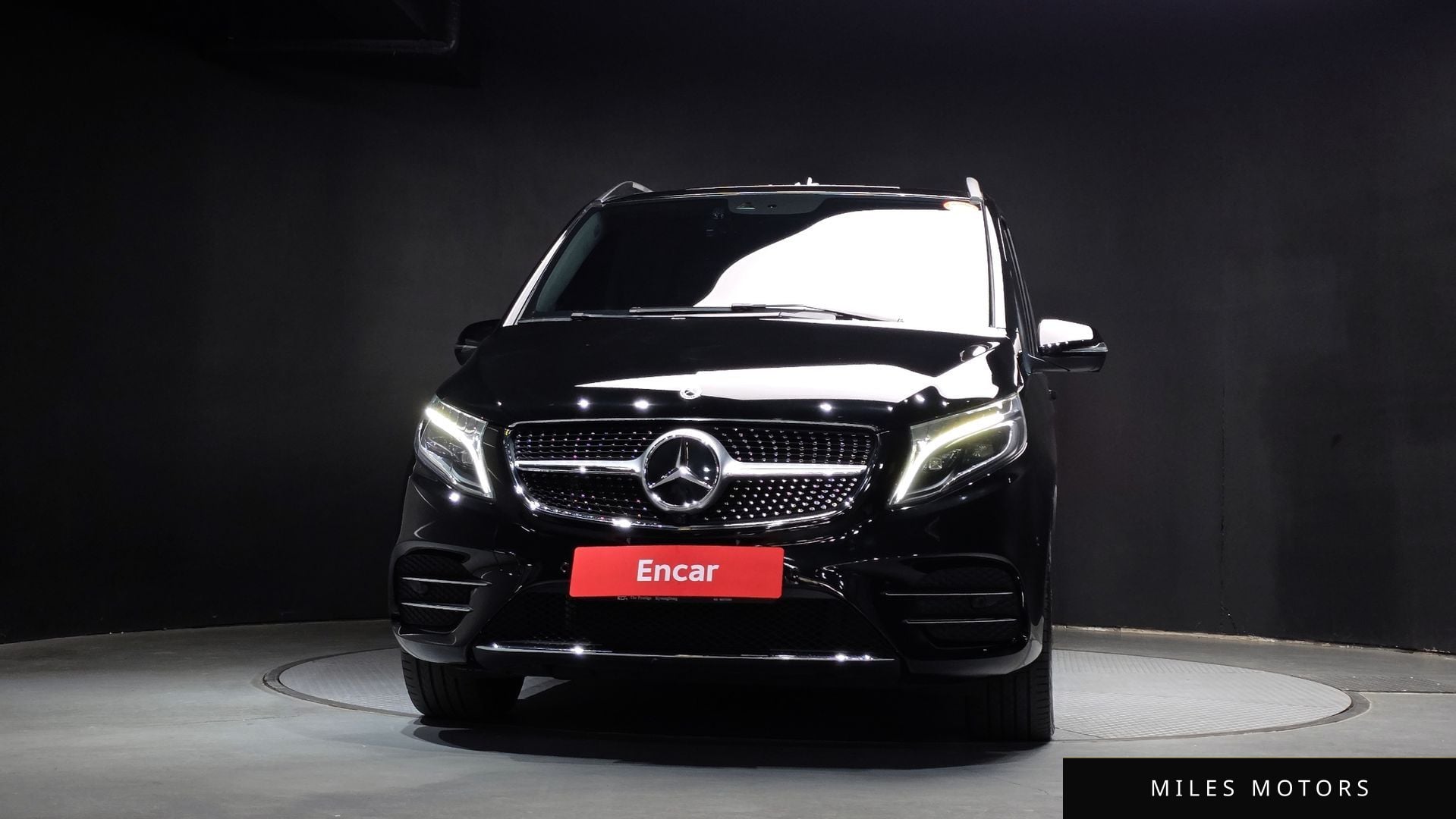 Mercedes-Benz V-Class 2023 — миниатюра 3