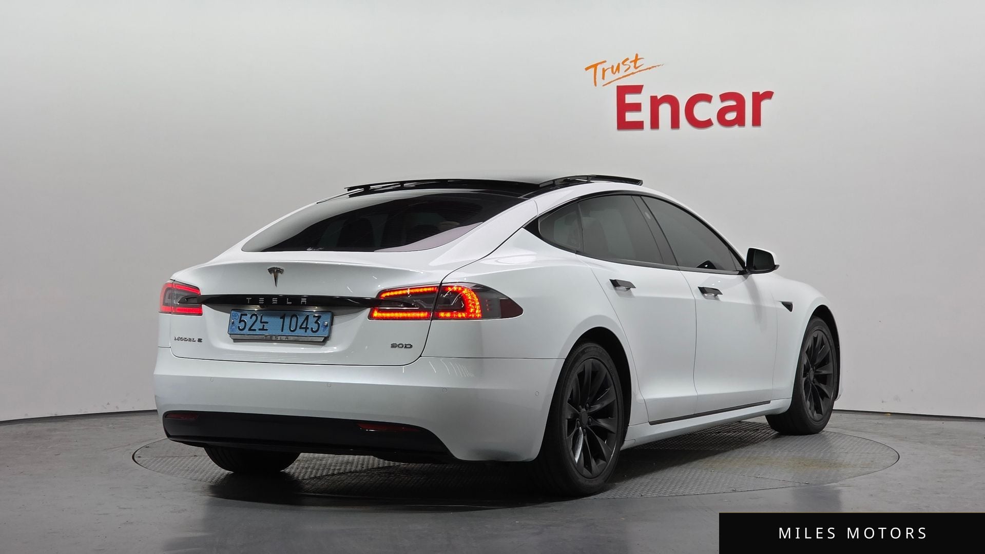 Tesla Model S 2017 — миниатюра 2