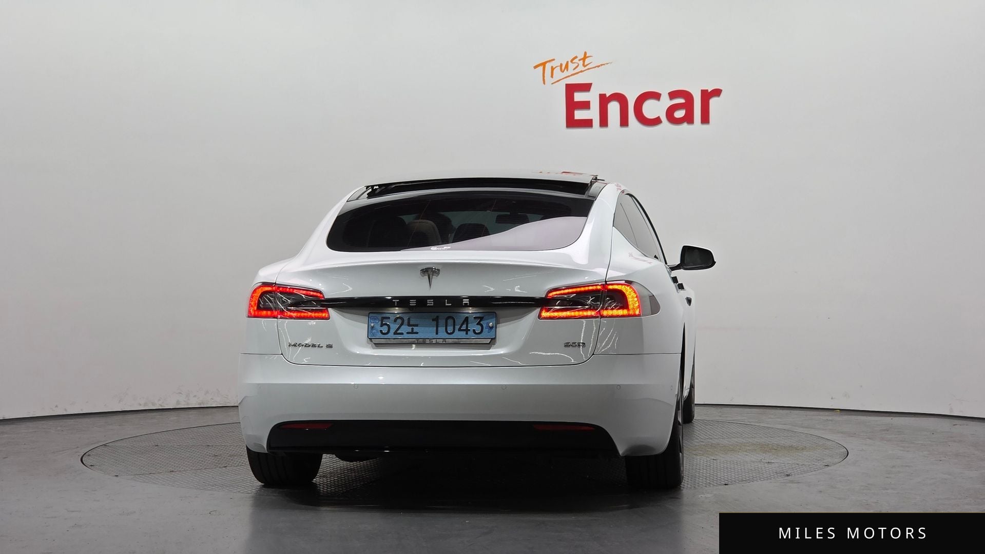 Tesla Model S 2017 — миниатюра 4