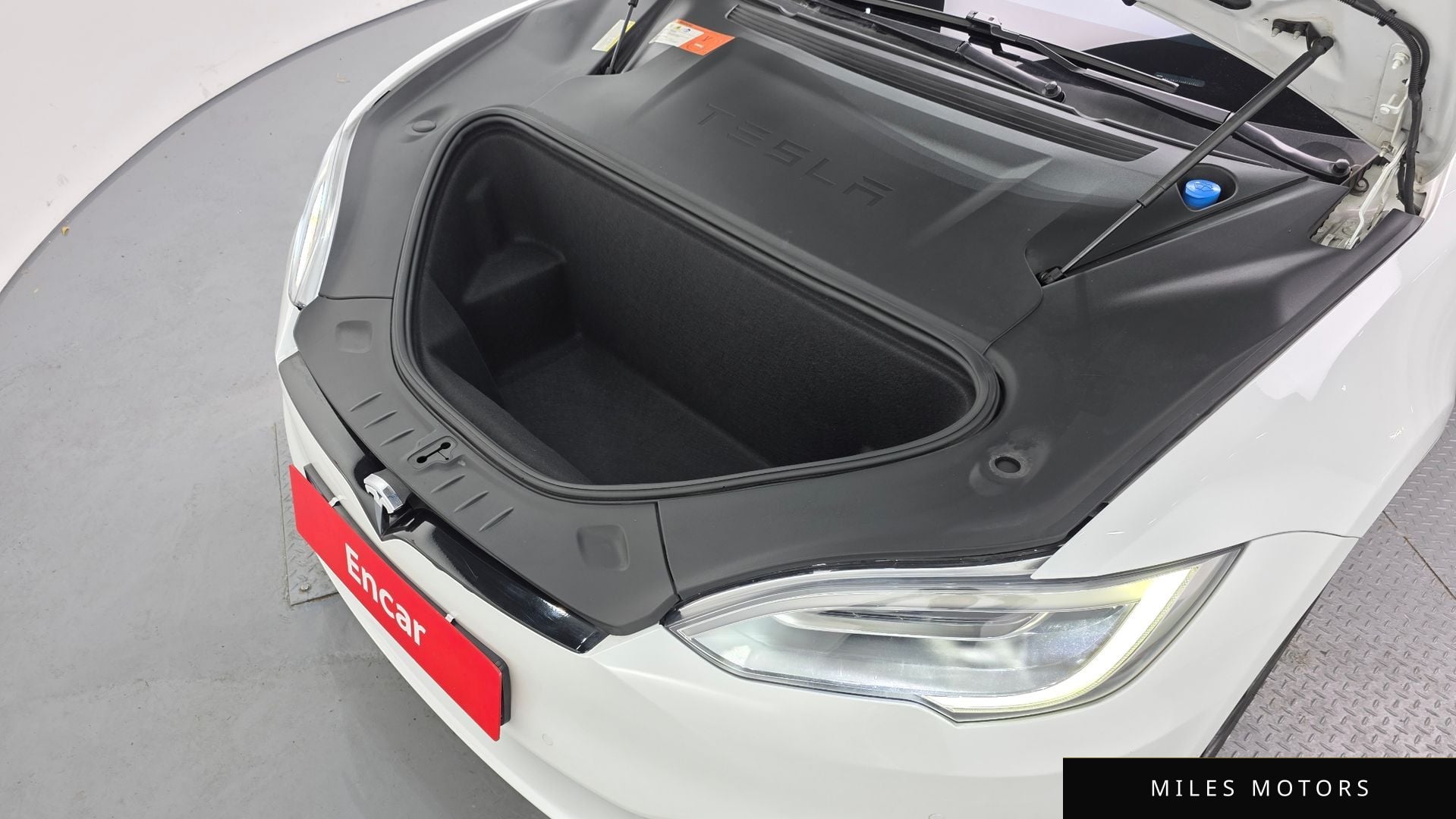 Tesla Model S 2017 — миниатюра 6