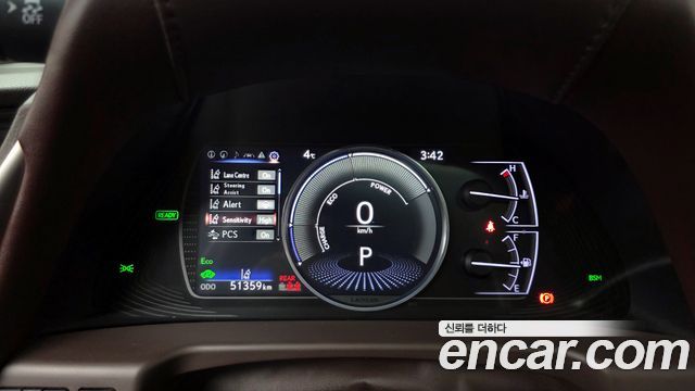 Лексус ES300h 2019 — миниатюра 8