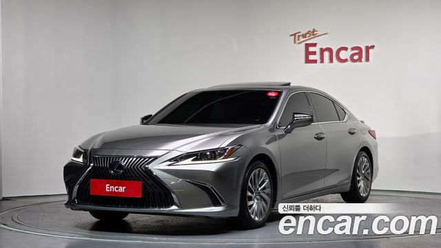 Лексус ES300h 2019 — миниатюра 26