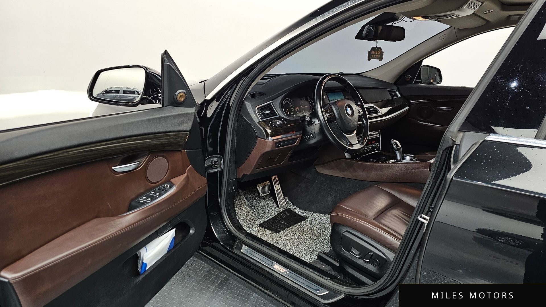 BMW 5 Series GT (F07) 2016 — миниатюра 10