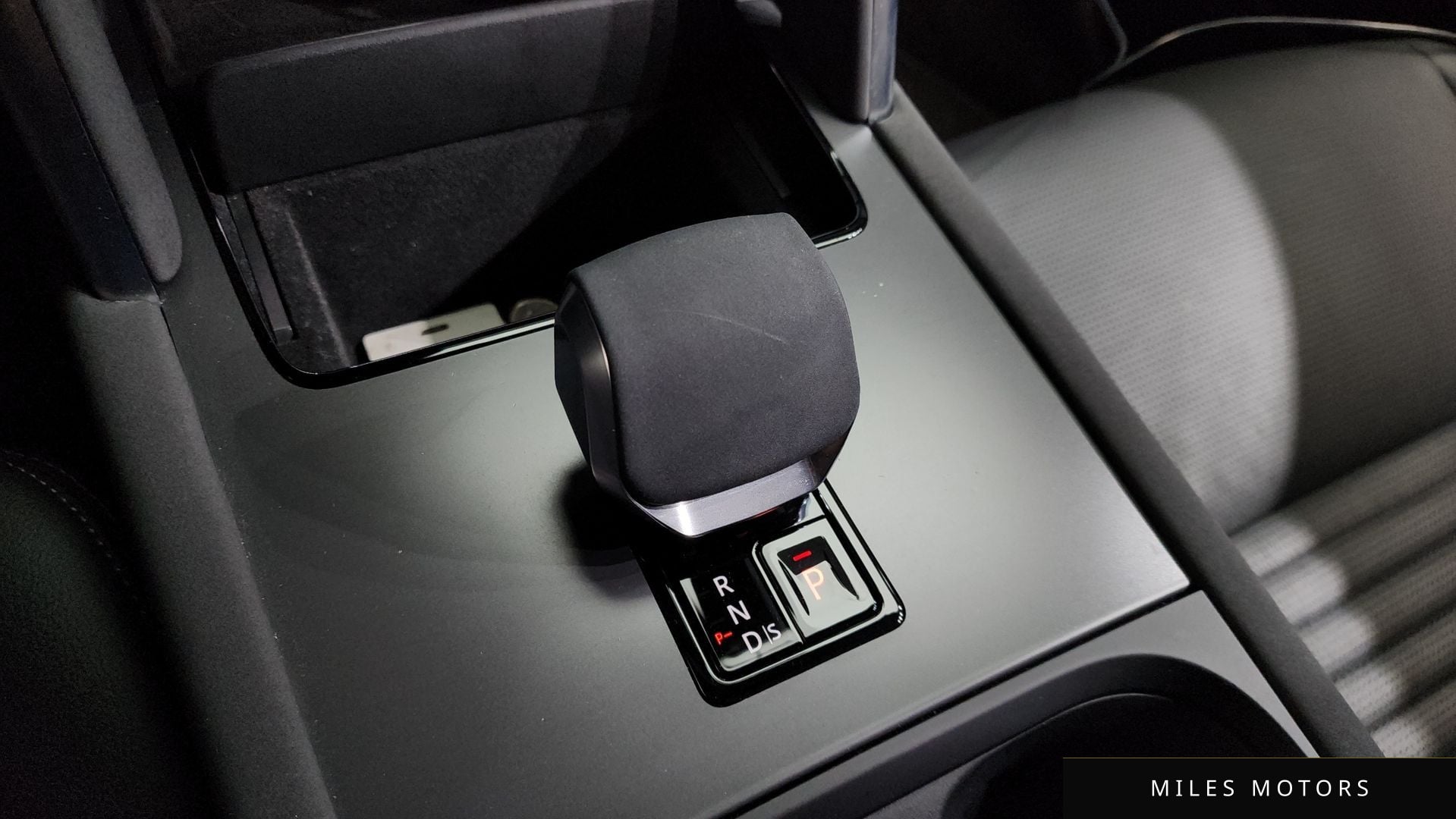 Land Rover Discovery Sport 2025 — миниатюра 9