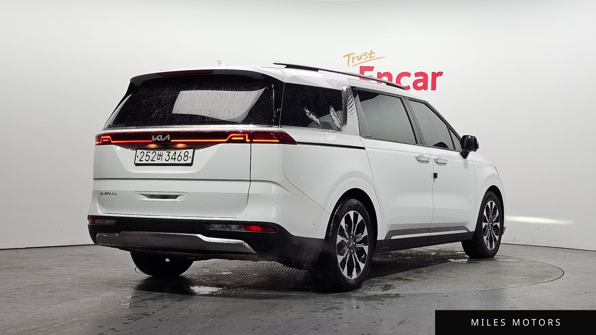 Kia Carnival 2023 — миниатюра 2