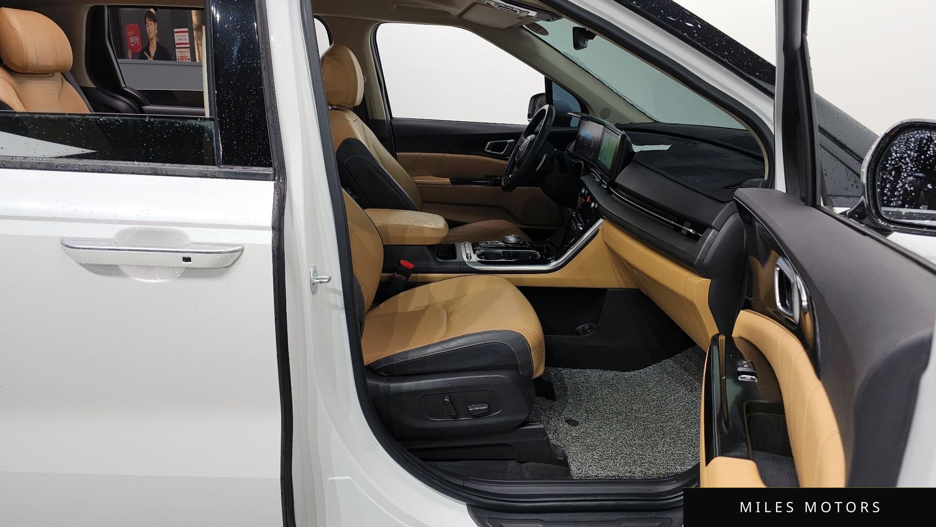 Kia Carnival 2023 — миниатюра 11