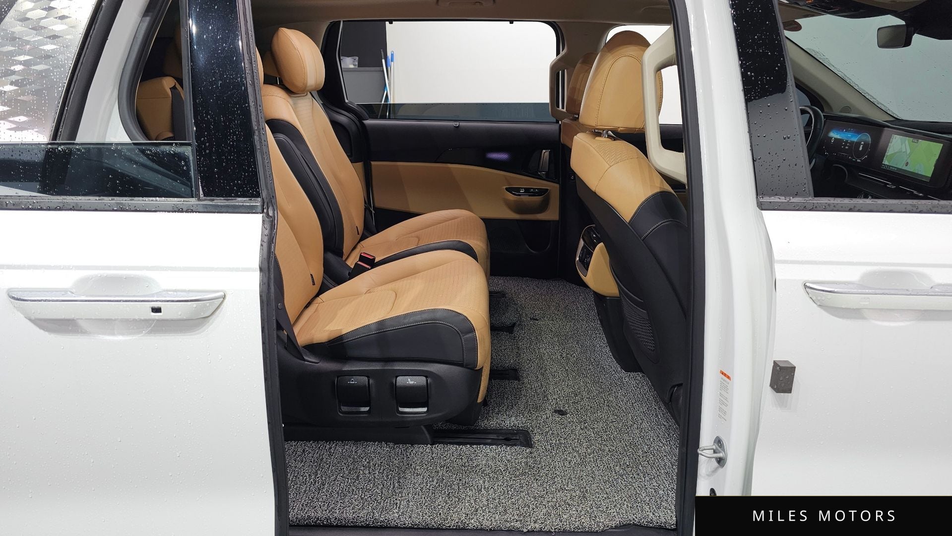 Kia Carnival 2023 — миниатюра 12