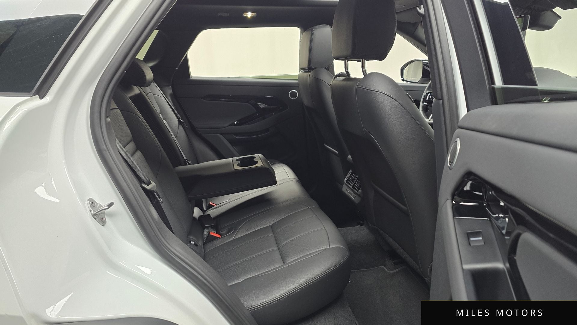 Land Rover Range Rover Evoque 2024 — миниатюра 12