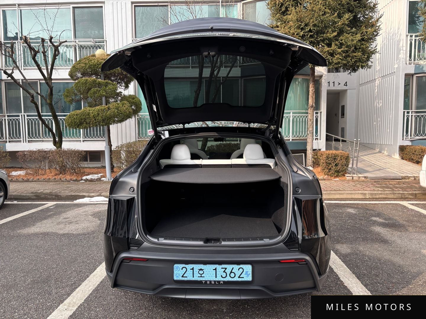 Tesla Model Y 2026 — миниатюра 10