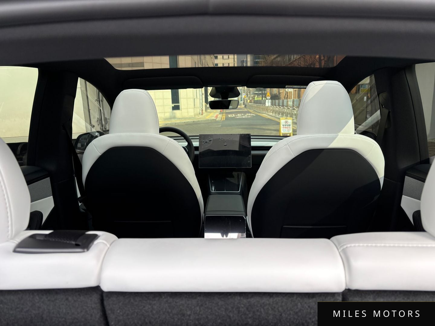 Tesla Model Y 2026 — миниатюра 12