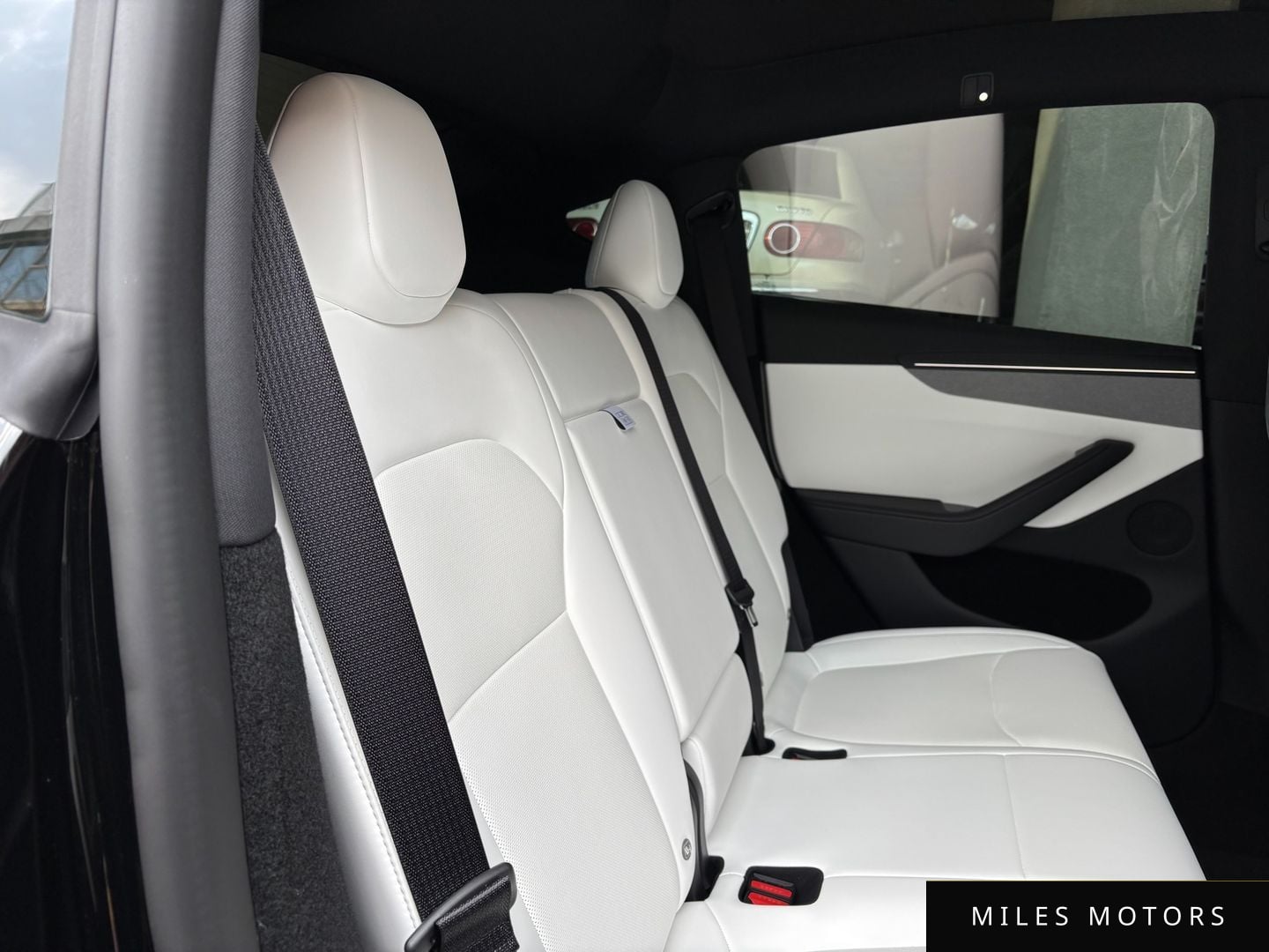 Tesla Model Y 2026 — миниатюра 19
