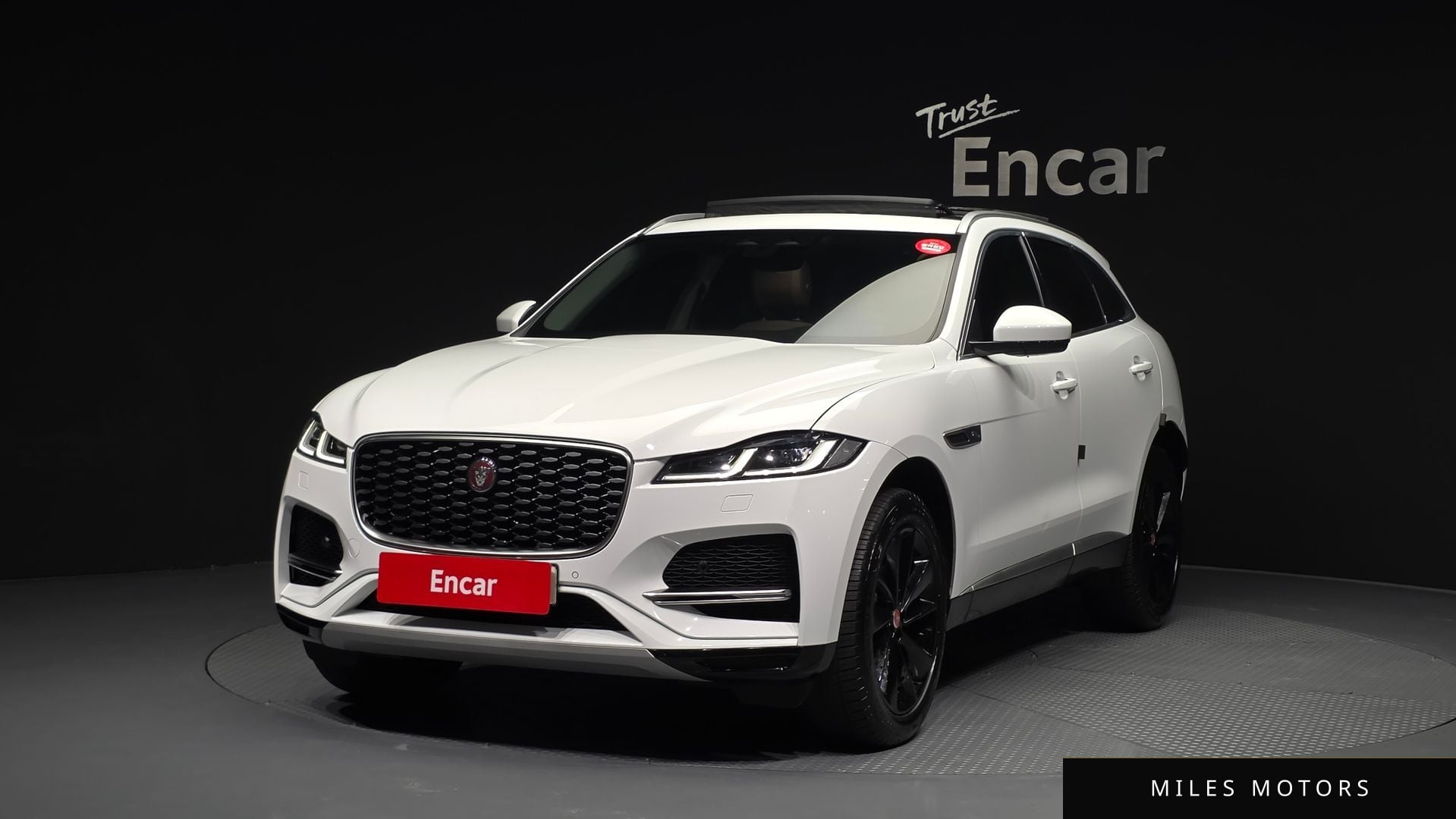 Jaguar F-PACE 2023