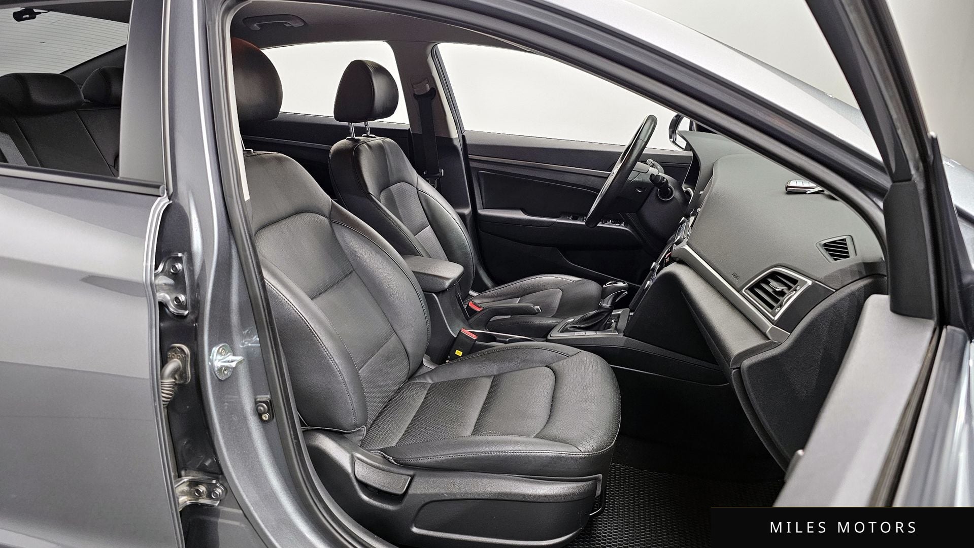 Hyundai AVANTE 2016 — миниатюра 10