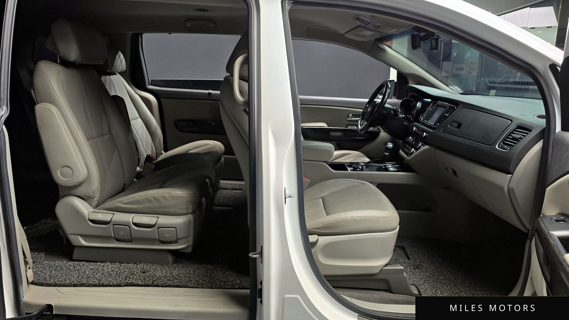 Kia Canival 2018 — миниатюра 10