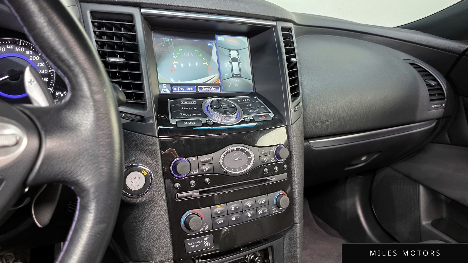 Infiniti QX70 2017 — миниатюра 15
