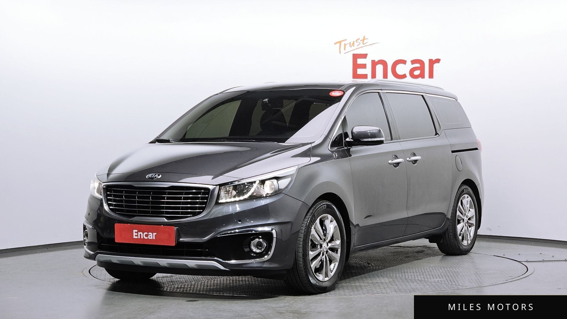 Kia Canival 2017 — фото 1 из 12