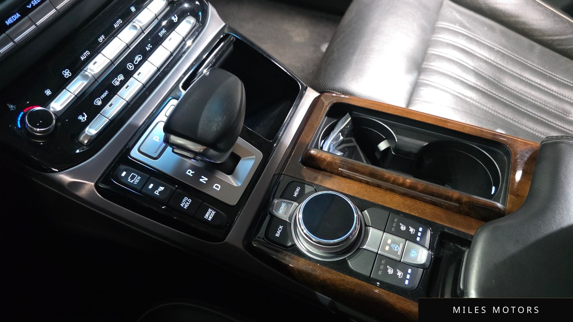 Genesis EQ900 2016 — миниатюра 8