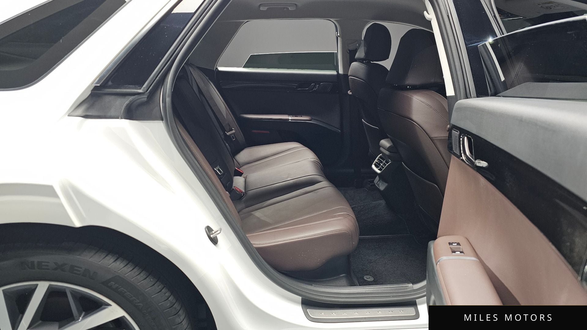 Hyundai 그랜저 하이브리드 (GN7) 2023 — миниатюра 12