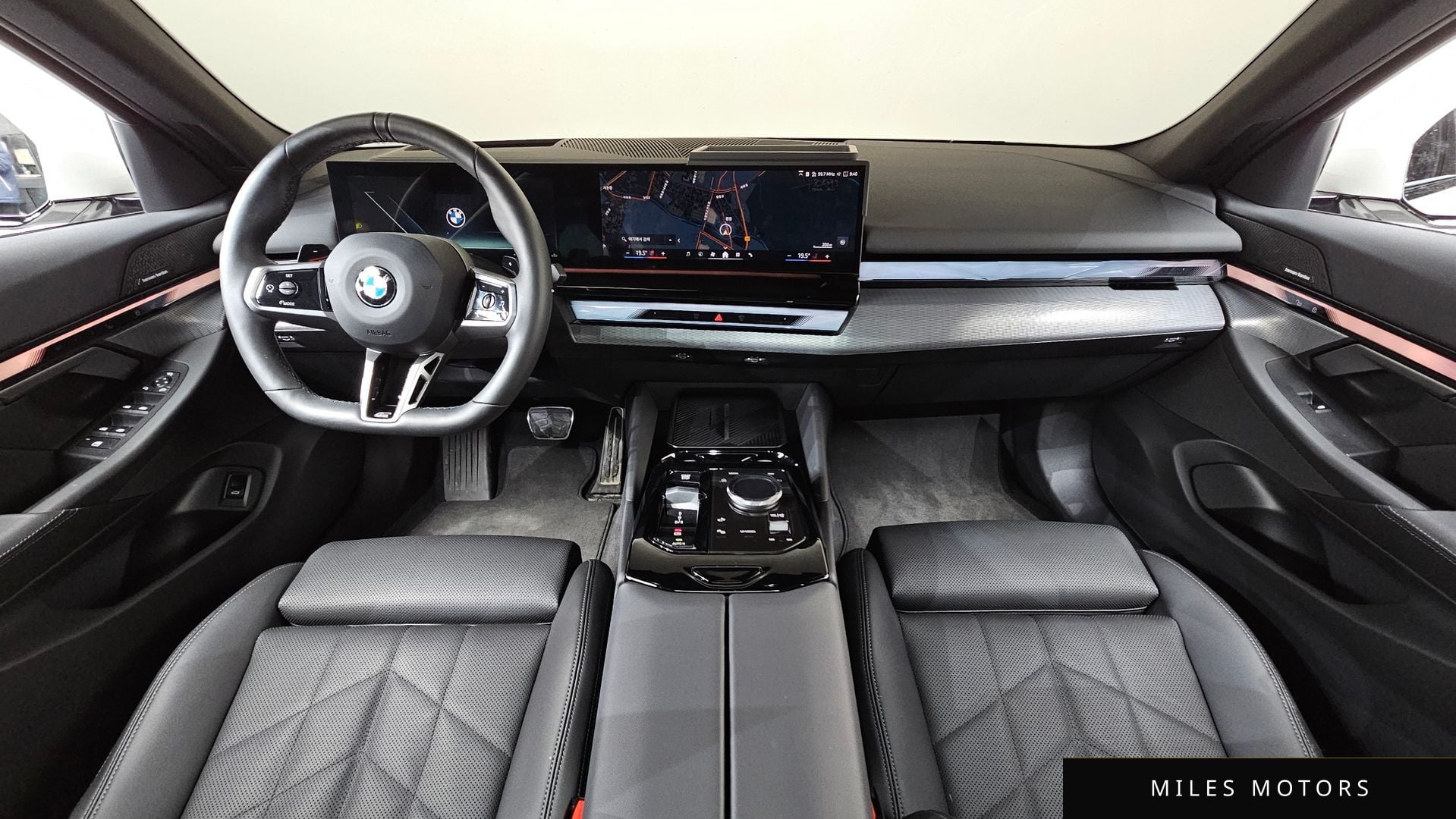 BMW 5 Series (G60) 2025 — миниатюра 7