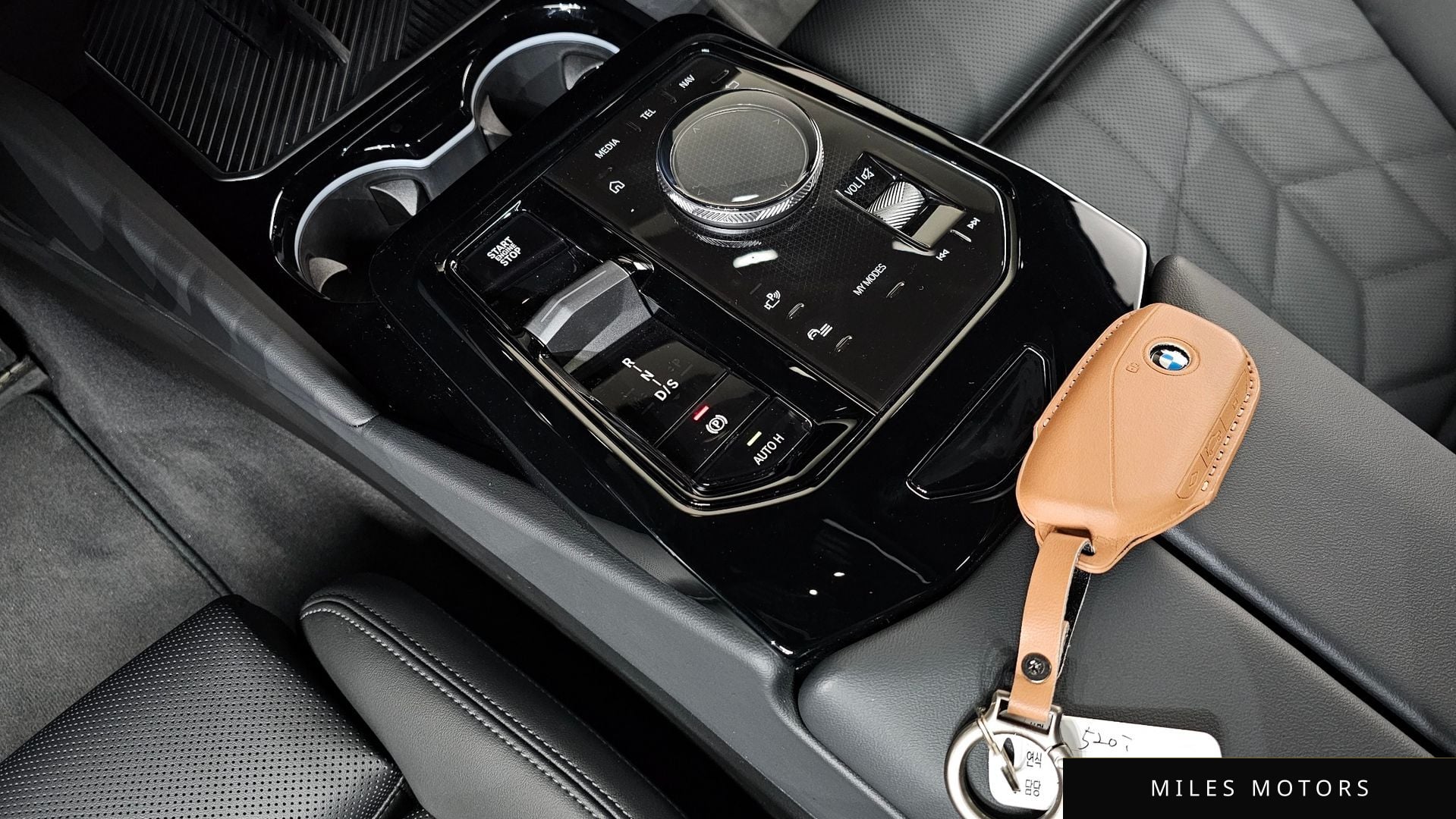 BMW 5 Series (G60) 2025 — миниатюра 9