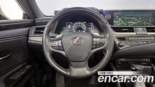 Лексус ES300h 2019 — миниатюра 13