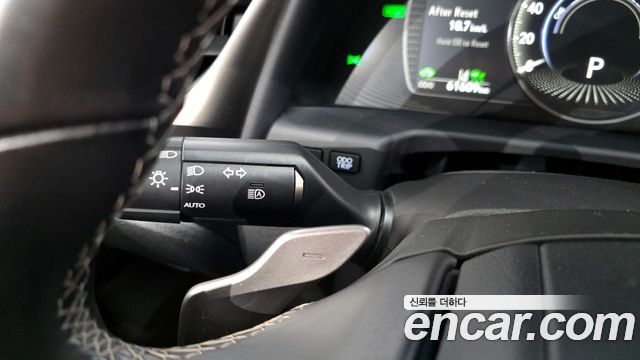 Лексус ES300h 2019 — миниатюра 16