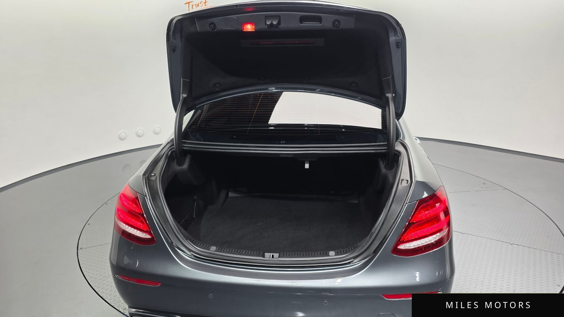 Mercedes-Benz E-Class W213 2018 — миниатюра 20