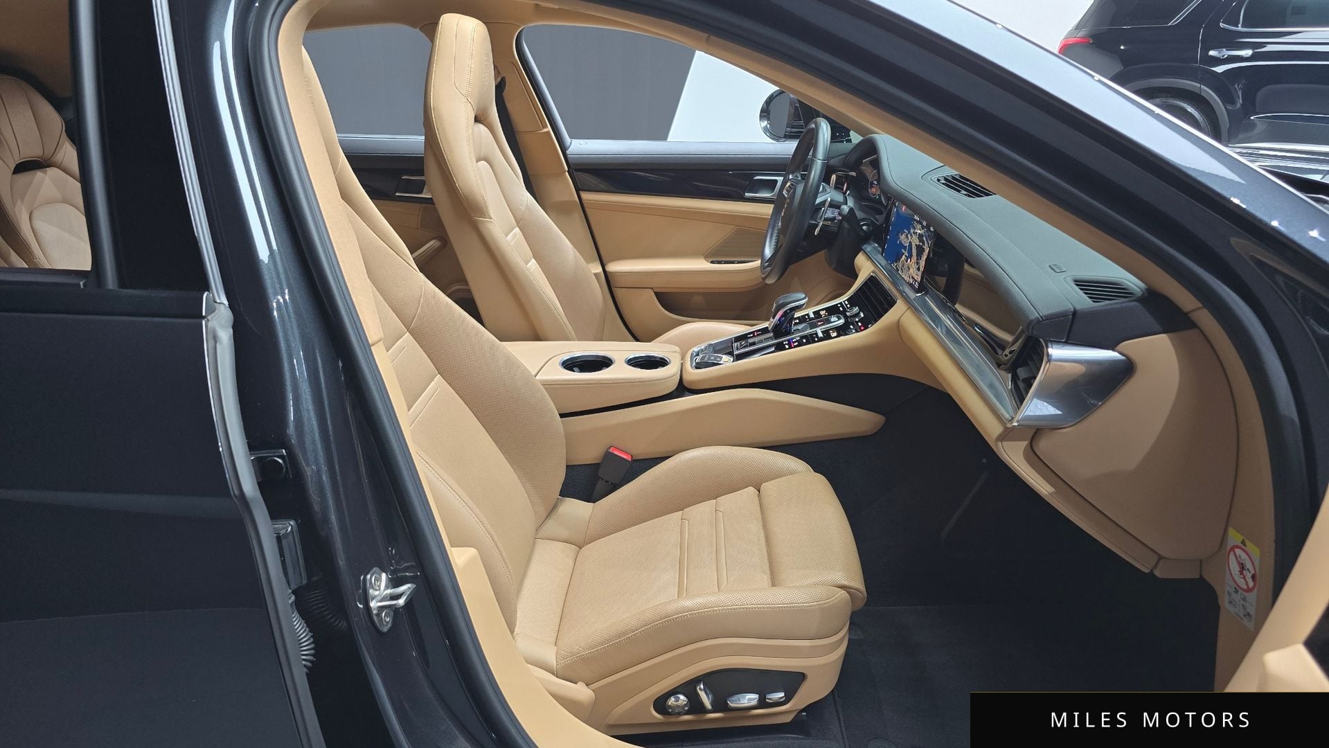 Porsche Panamera 2021 — миниатюра 10