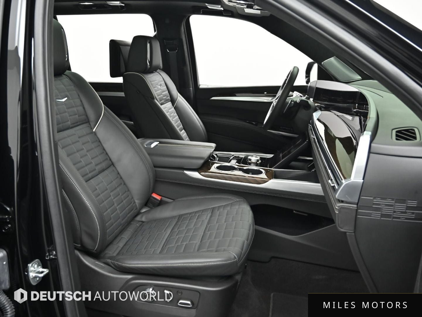 Cadillac Escalade 2025 — миниатюра 10