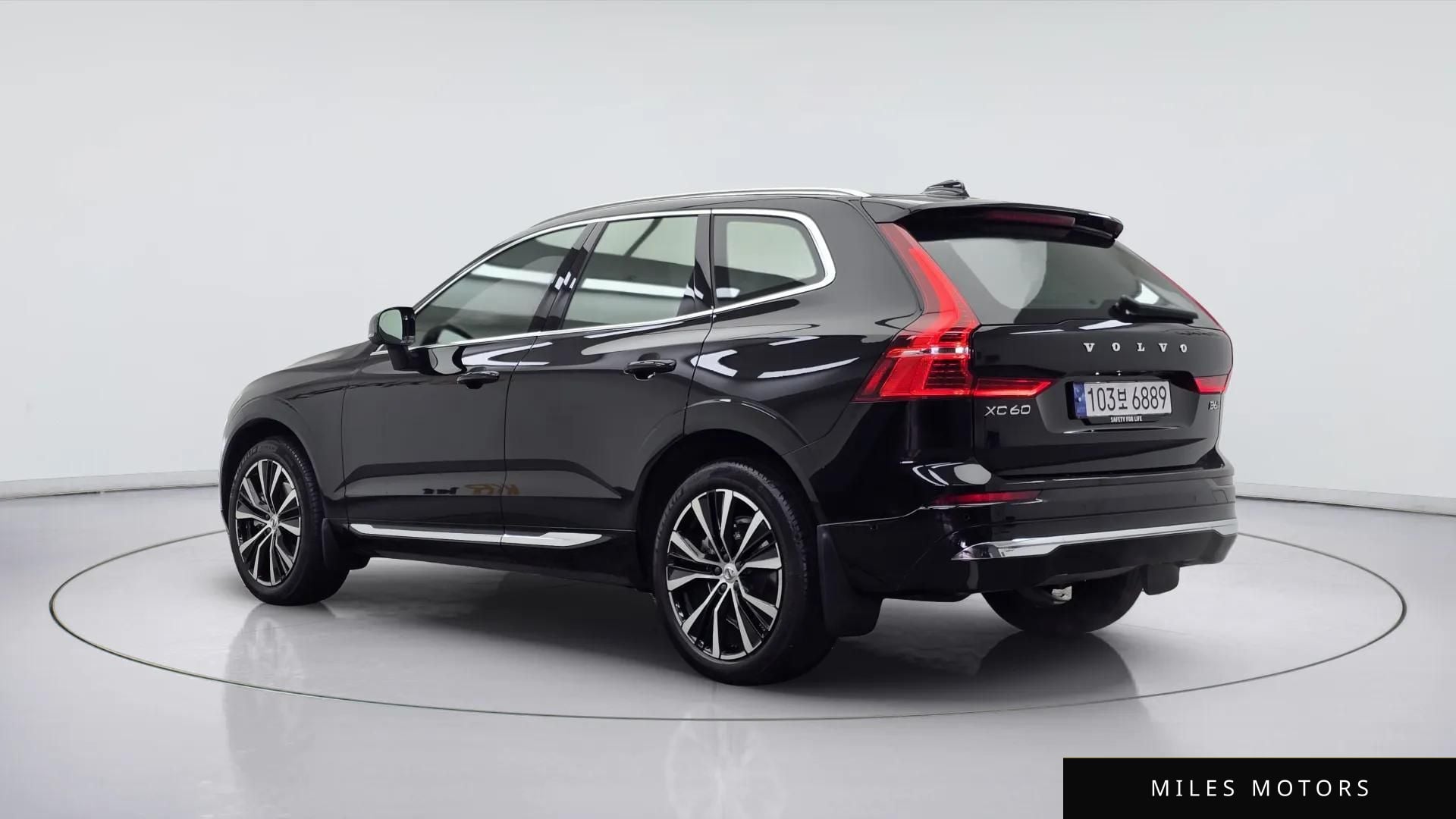 Volvo XC60 2023 — миниатюра 4