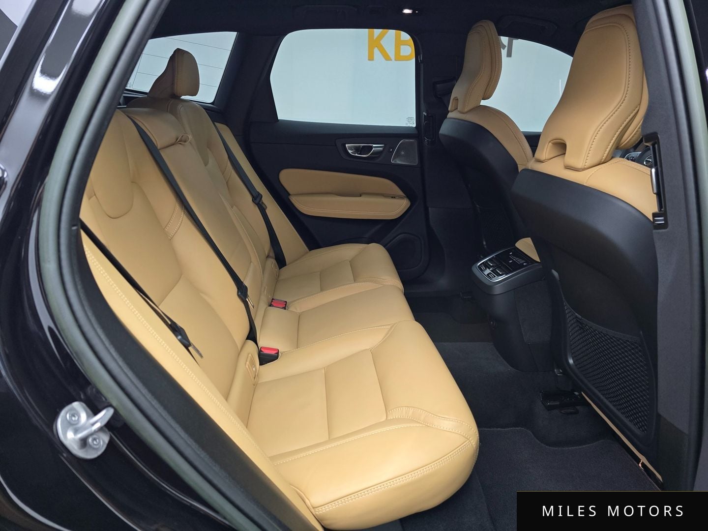 Volvo XC60 2023 — миниатюра 7