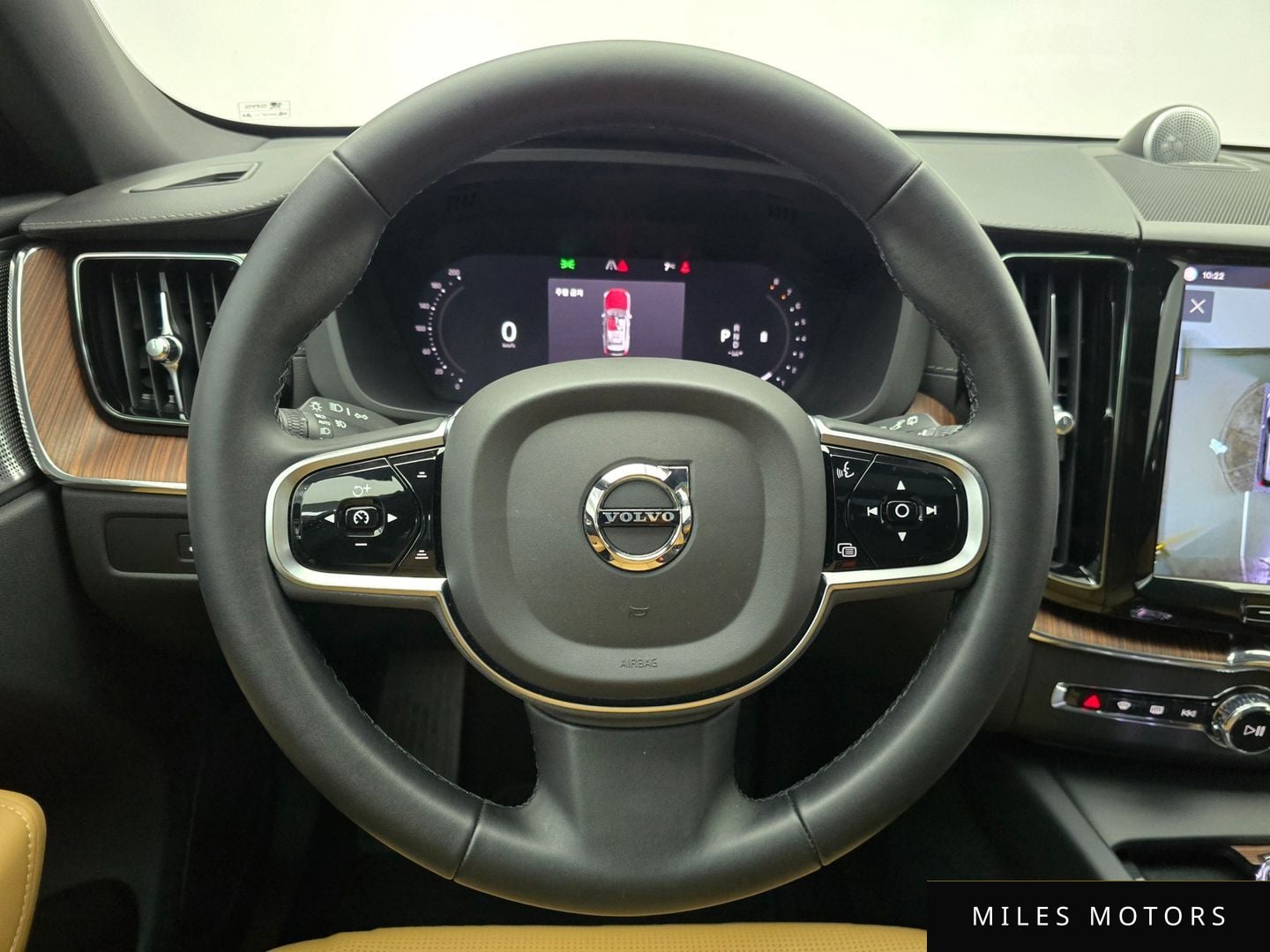 Volvo XC60 2023 — миниатюра 8