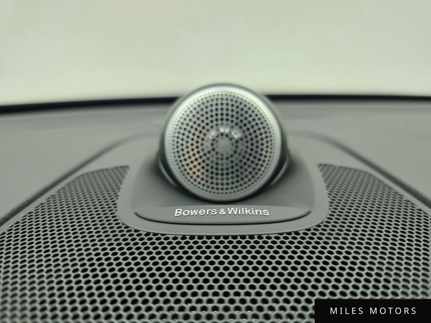 Volvo XC60 2023 — миниатюра 11