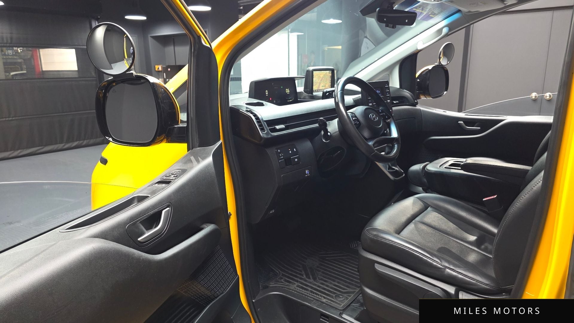 Hyundai Staria 2022 — миниатюра 10