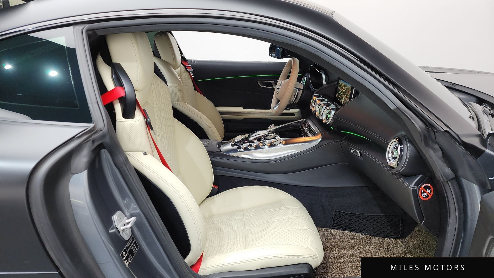 Mercedes-Benz AMG GT 2016 — миниатюра 11