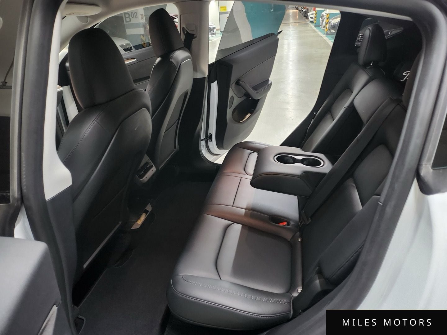 Tesla Model Y 2024 — миниатюра 7