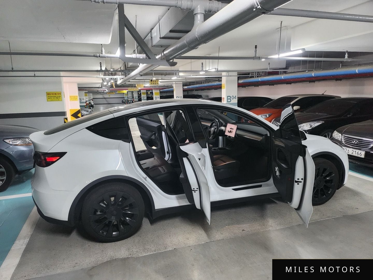 Tesla Model Y 2024 — миниатюра 10