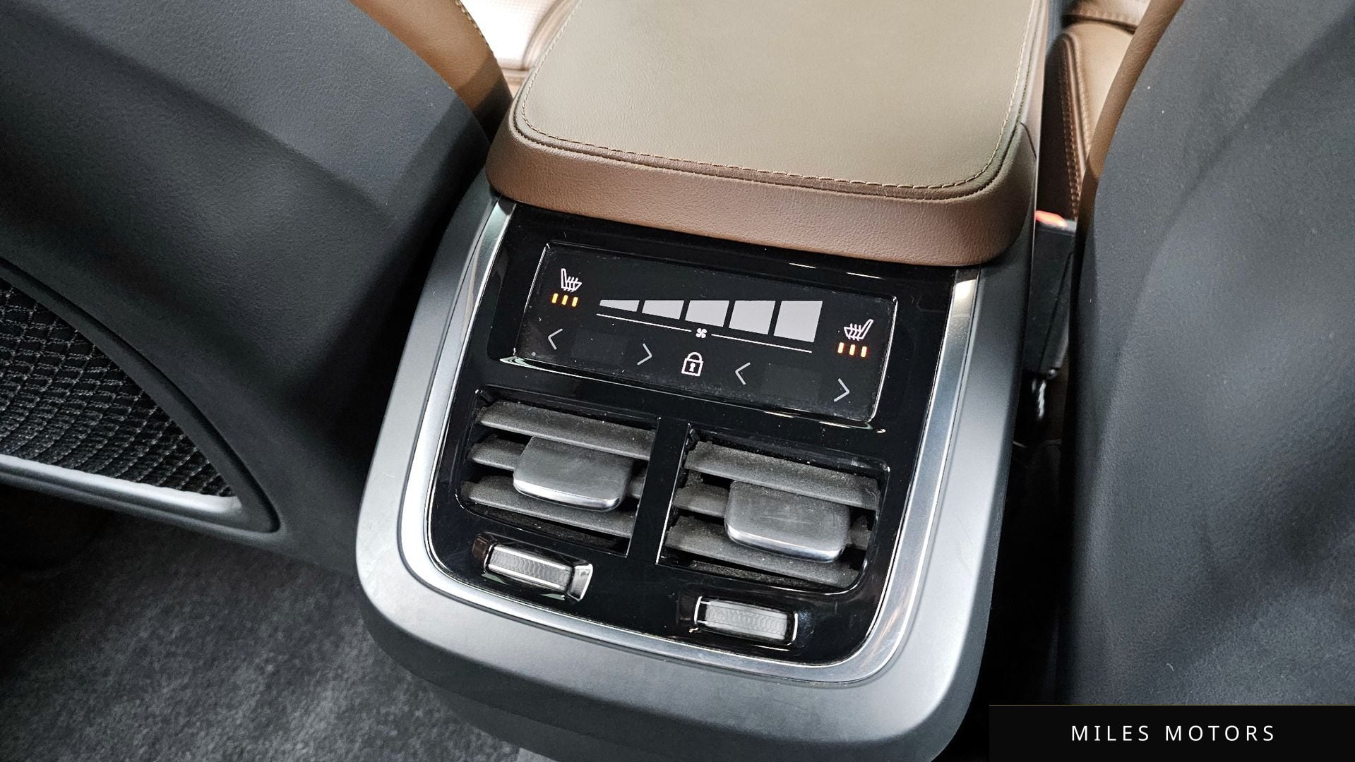 Volvo XC90 2023 — миниатюра 19
