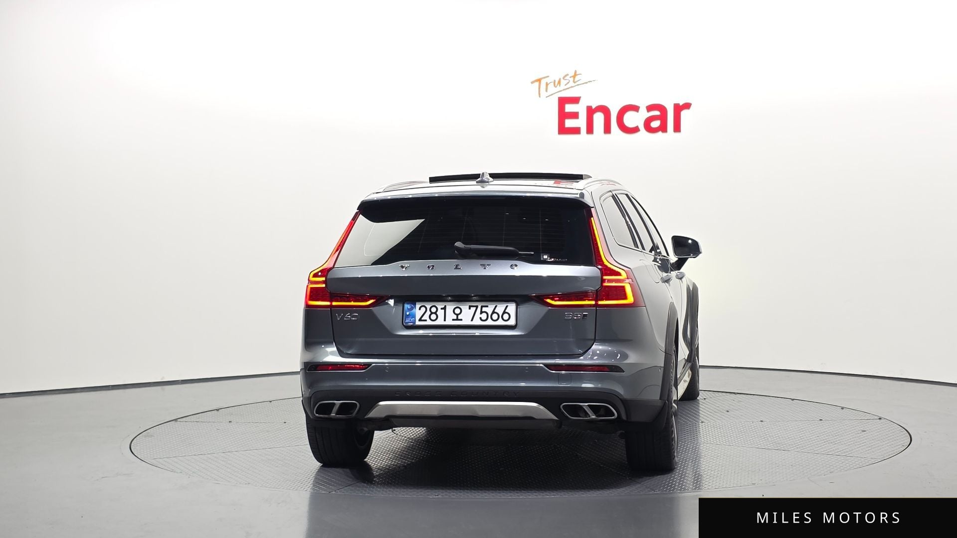 Volvo V60 크로스컨트리 2021 — миниатюра 4